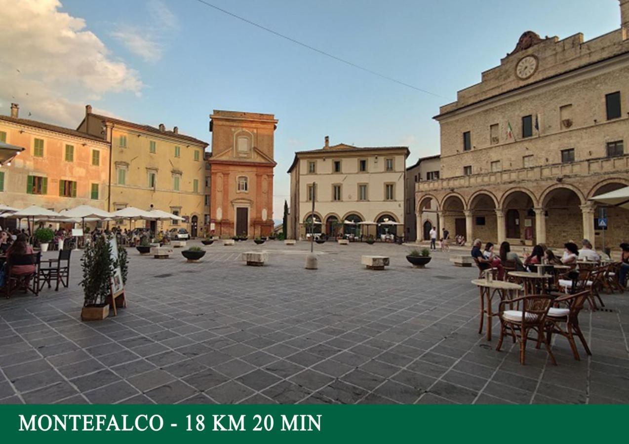Agriturismo Sant'Angelo Holiday Farm Gualdo Cattaneo المظهر الخارجي الصورة